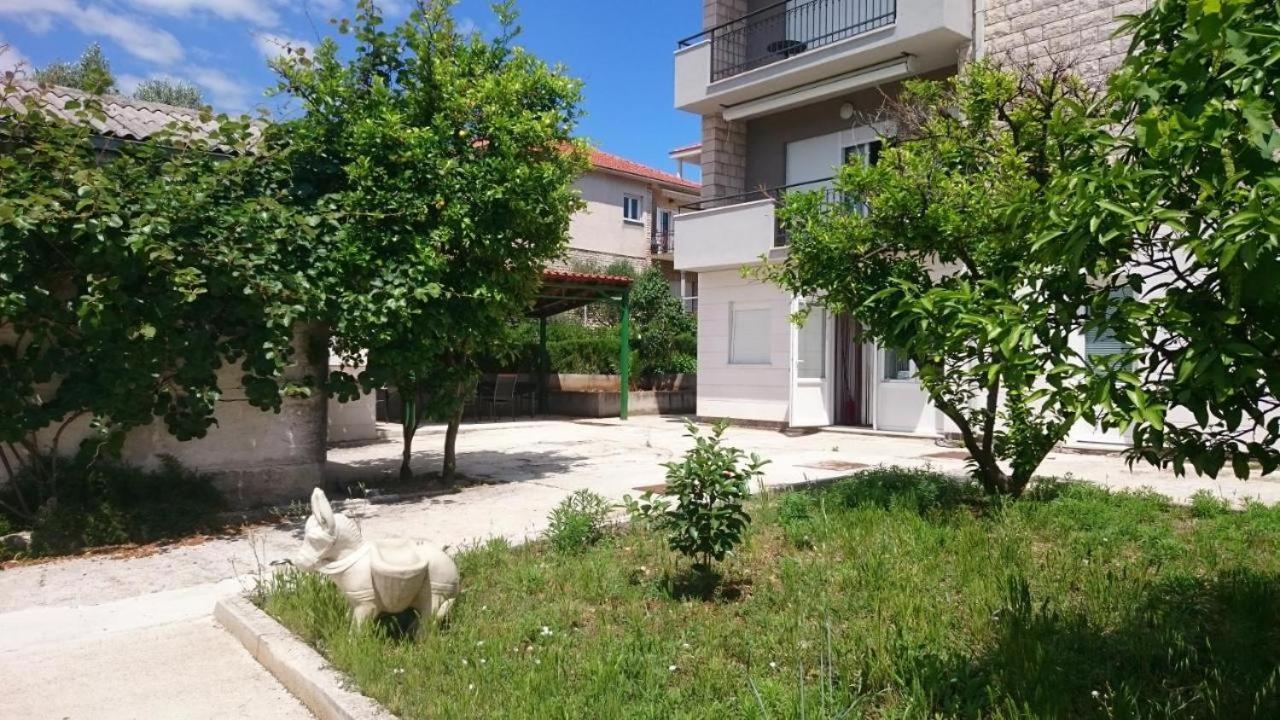 Appartement Affabilis Vip House à Trogir Extérieur photo